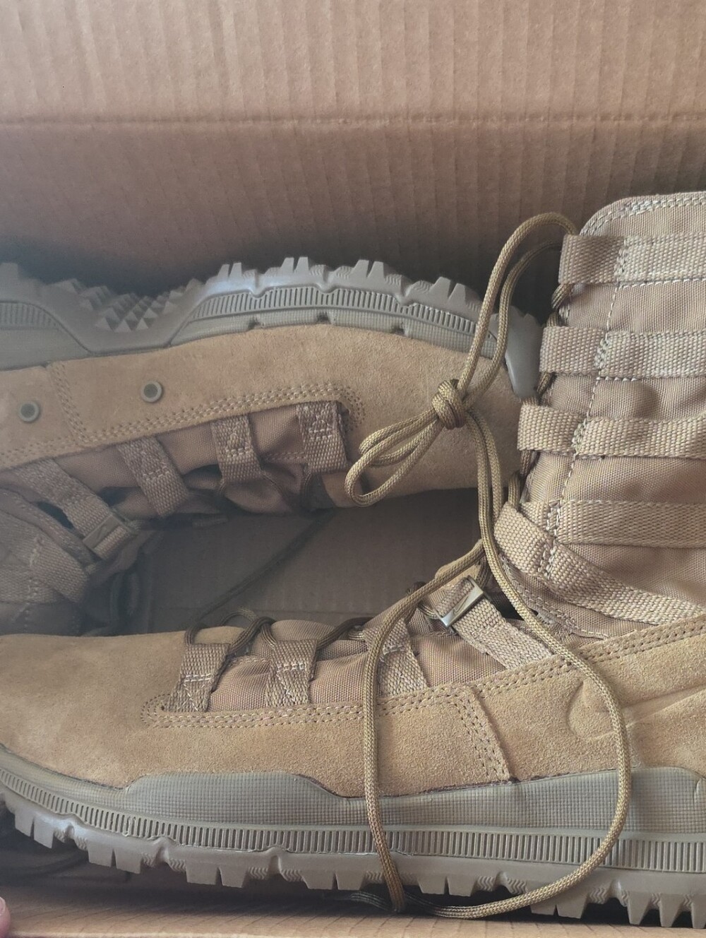 NWOT Nike SFB Gen 2 8" Tactical Men's Boot in Coyote Brown